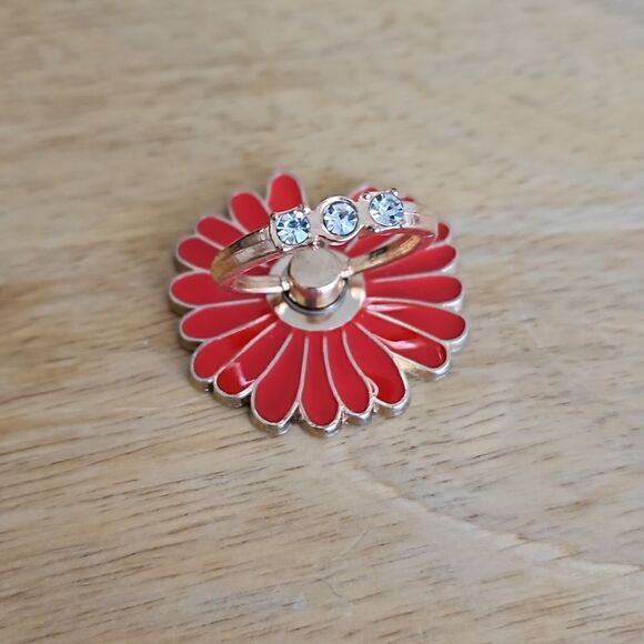NWOT  Red mobile phone grip in the shape of a flowet - Picture 1 of 5